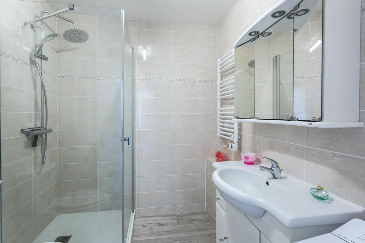 Apartament Le Mancini - Parking Et Terrasse Mayenne Zewnętrze zdjęcie